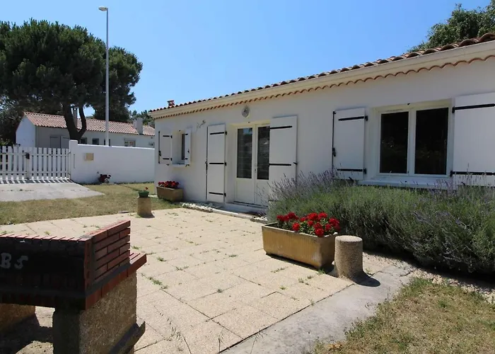 Maison Avec Jardin Et Terrasse Pres De La - Fr-1-246a-92