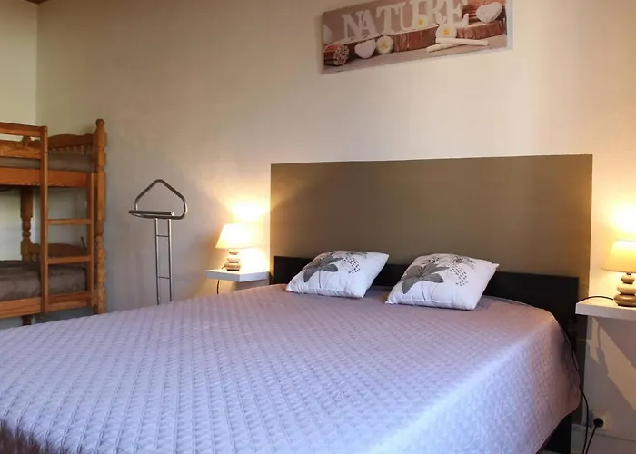 Maison Avec Jardin Et Terrasse Pres De La - Fr-1-246a-92 بيت للعطل *