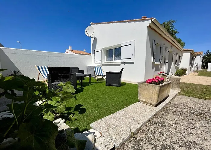 Maison Avec Jardin Et Terrasse Pres De La - Fr-1-246a-92 * سان بيار دو أوليرون